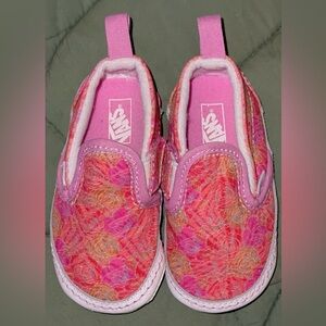 Vans Slip-on Crib Shoes in Rose Camo